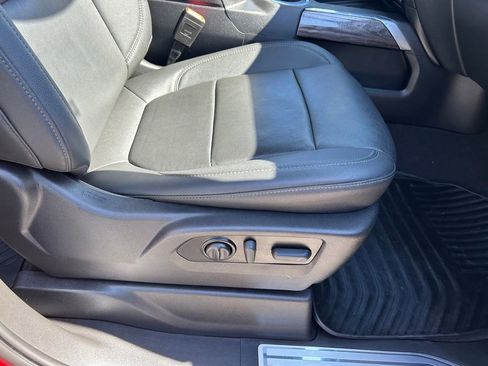 Used 2022 Chevrolet Silverado 1500 LTZ w/ Technology Package image 40