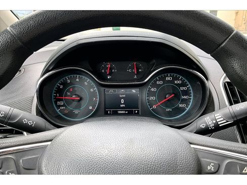 Used 2018 Chevrolet Cruze LT w/ Convenience Package FWD image 23