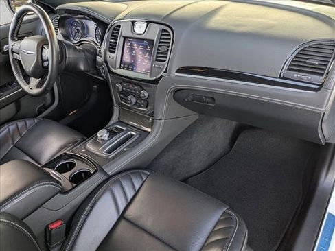 Certified 2023 Chrysler 300 C image 25
