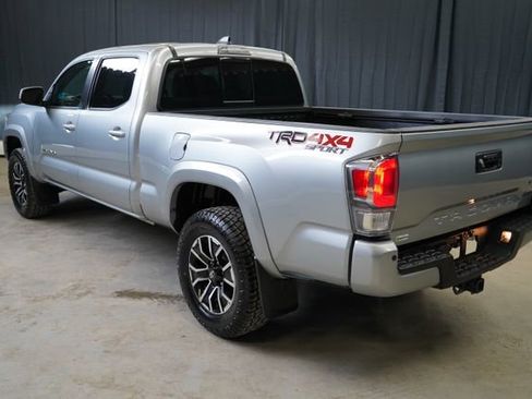 Used 2023 Toyota Tacoma TRD Sport w/ Technology Package AWD/4WD image 5
