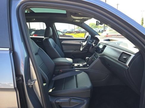 Used 2023 Volkswagen Atlas Cross Sport SE w/ Panoramic Sunroof Package AWD/4WD image 18