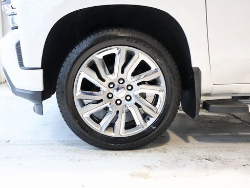 Used 2019 Chevrolet Silverado 1500 High Country w/ High Country Premium Package image 46