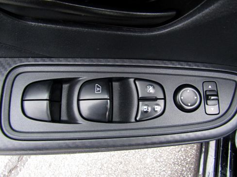 Used 2021 Nissan Versa S image 11