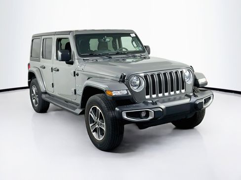 Used 2023 Jeep Wrangler Sahara w/ Cold Weather Group AWD/4WD image 3