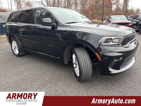 Used 2023 Dodge Durango GT image 3