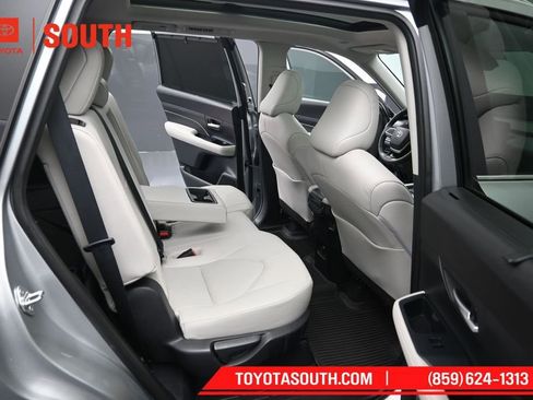 Used 2024 Toyota Grand Highlander AWD image 35