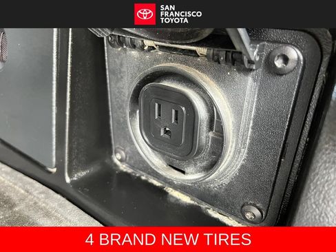 Used 2016 Toyota Tacoma TRD Off-Road AWD/4WD image 36