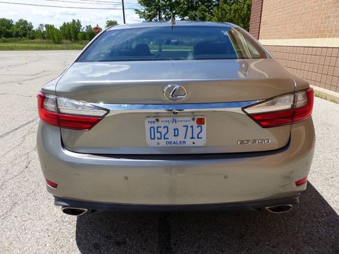 Used 2017 Lexus ES 350 FWD image 6