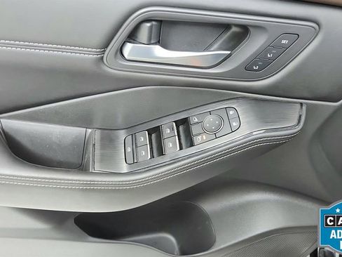 Used 2023 Nissan Rogue SL w/ SL Premium Package FWD image 40