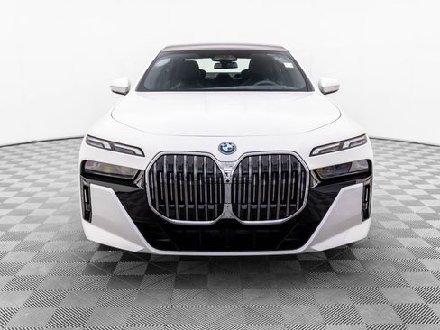 New 2025 BMW 750e xDrive AWD/4WD image 10