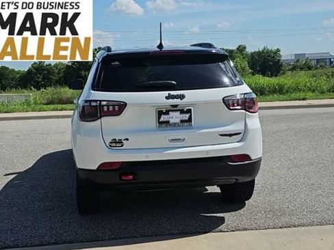 Used 2025 Jeep Compass Trailhawk AWD/4WD image 7