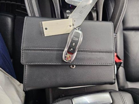 Used 2016 Porsche Cayenne AWD 4dr image 24