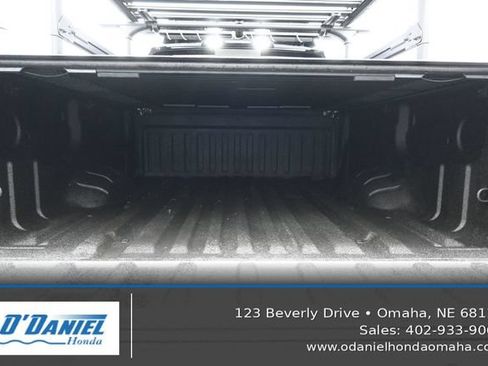 Used 2017 Nissan Titan S AWD/4WD image 35