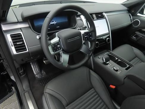 New 2026 Land Rover Discovery Limited Edition image 9
