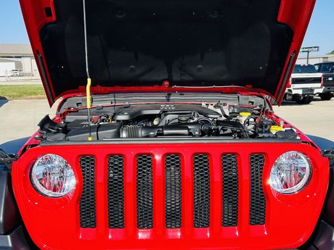 Used 2021 Jeep Wrangler Sport AWD/4WD image 34