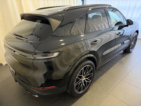 New 2026 Porsche Cayenne image 9