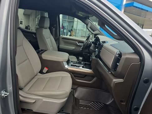Used 2023 Chevrolet Silverado 1500 LT Trail Boss w/ LT Trail Boss Premium Package AWD/4WD image 25