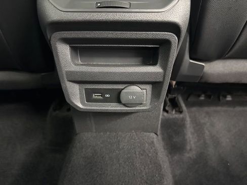 Used 2019 Volkswagen Tiguan SE w/ Panoramic Sunroof Package image 34