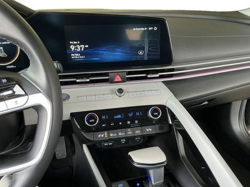 Certified 2023 Hyundai Elantra Limited image 7