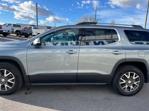 Used 2023 GMC Acadia SLE w/ Driver Convenience Package AWD/4WD image 5
