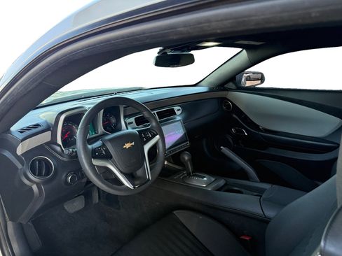 Used 2015 Chevrolet Camaro LS RWD image 9