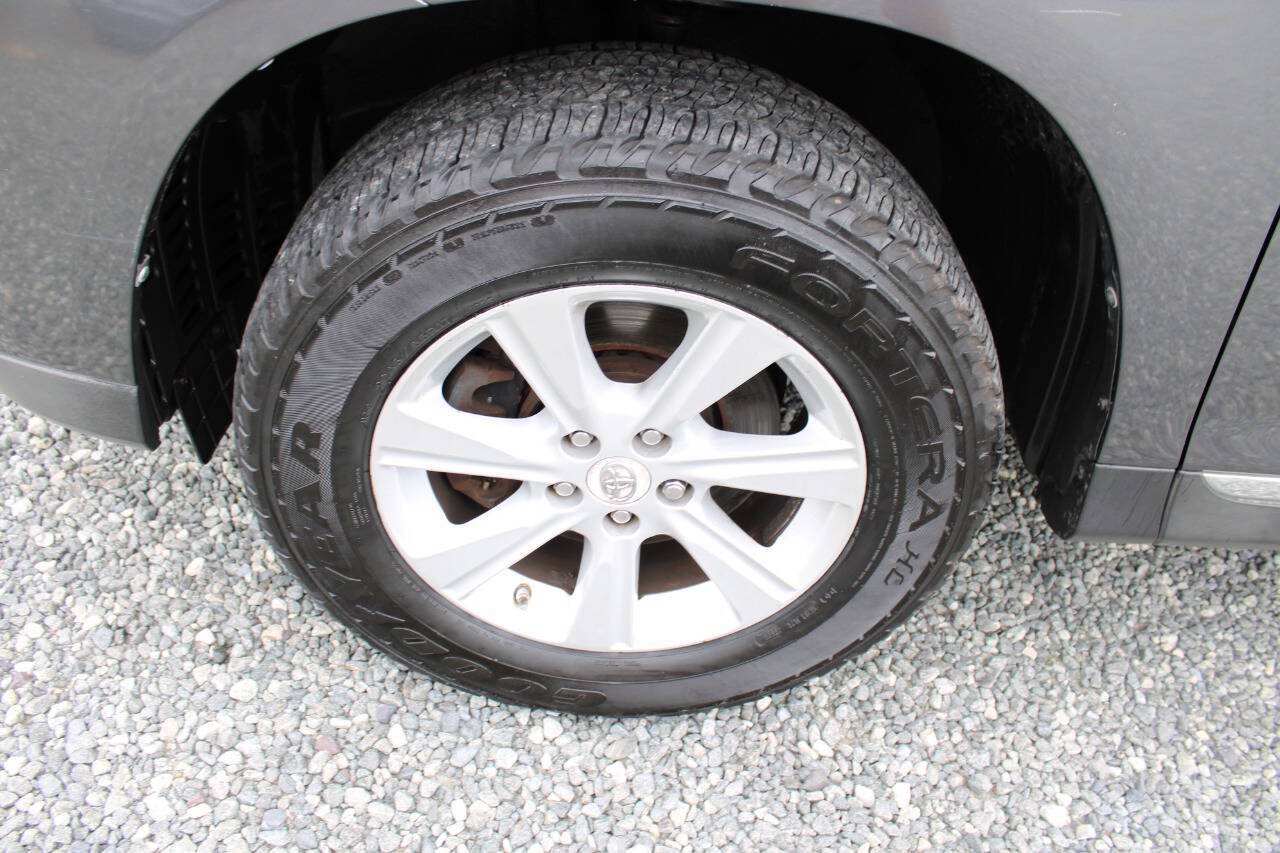 Used 2011 Toyota Highlander 4WD w/ Tow Pkg image 24