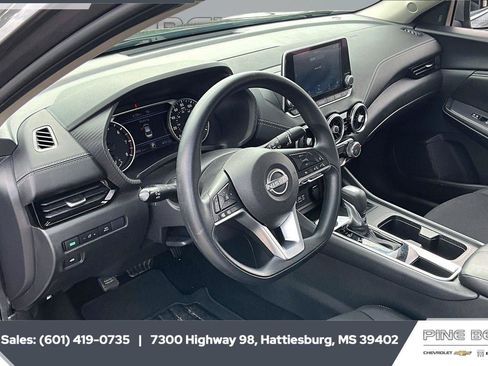 Used 2024 Nissan Sentra SV FWD image 12