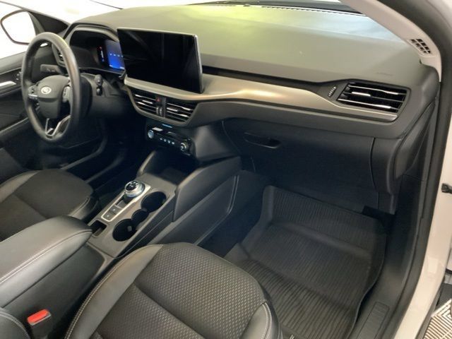 Used 2025 Ford Escape SE FWD image 36
