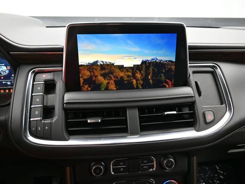 Used 2022 Chevrolet Suburban High Country w/ LPO, Illumination Package AWD/4WD image 9