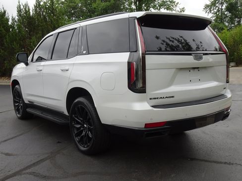 Used 2024 Cadillac Escalade Sport Platinum w/ LPO, ONYX Package AWD/4WD image 8