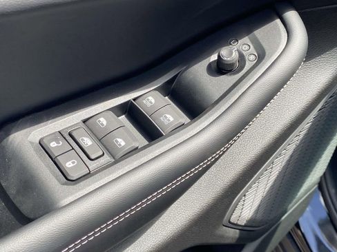 New 2026 Jeep Grand Cherokee Limited w/ Luxury Tech Group II RWD image 15