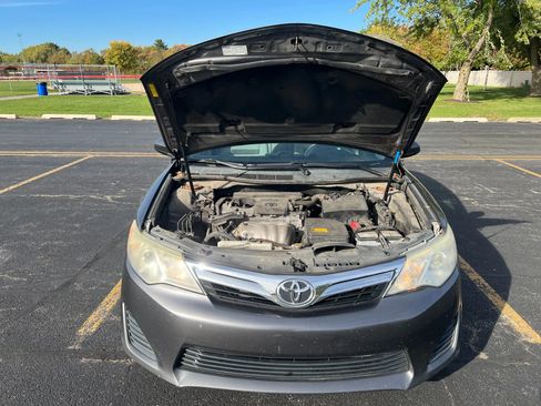 Used 2014 Toyota Camry LE image 17