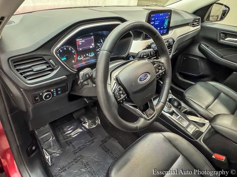 Used 2022 Ford Escape SEL image 11