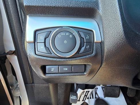Used 2016 Ford Explorer XLT w/ Equipment Group 202A FWD image 23