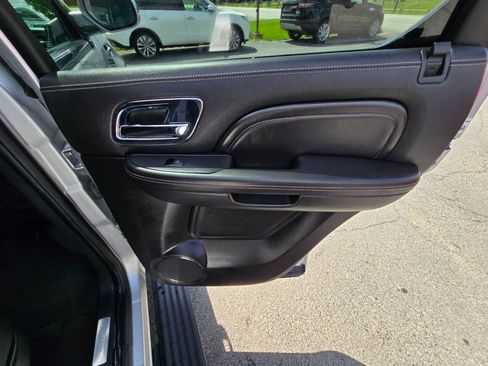 Used 2014 Cadillac Escalade Platinum AWD/4WD image 40