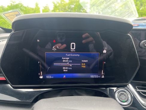 Used 2025 Chevrolet Trax RS w/ Driver Confidence Package FWD image 17