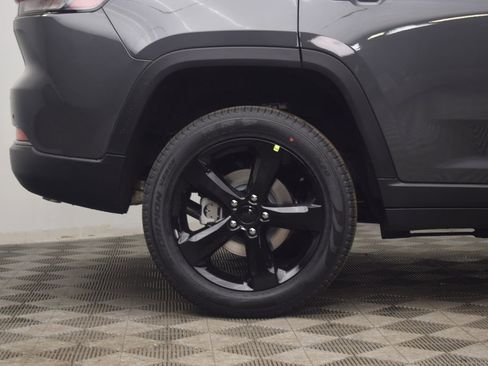 New 2026 Jeep Grand Cherokee Limited image 8