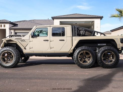 Used 2023 Jeep Gladiator Sport image 3