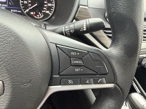 Used 2024 Nissan Altima 2.5 SV FWD image 33