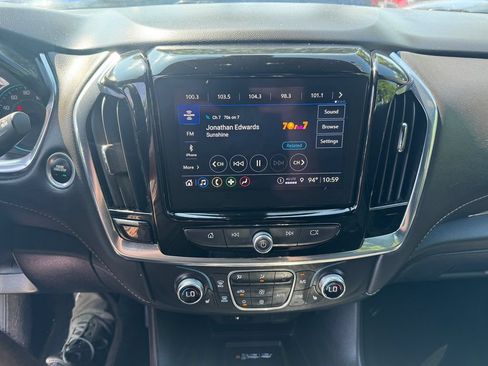 Used 2023 Chevrolet Traverse LT AWD/4WD image 16