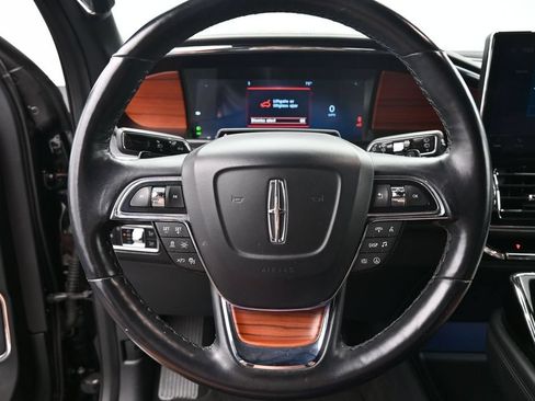 Used 2024 Lincoln Navigator Premiere AWD/4WD image 22