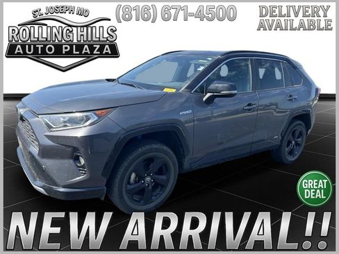Used 2019 Toyota RAV4 XSE w/ XSE Weather Package AWD/4WD image 1