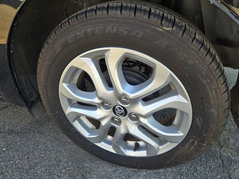 Used 2018 Toyota Yaris iA image 33