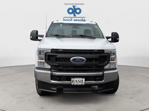 Used 2022 Ford F250 XL w/ Power Equipment Group image 9