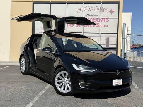 Used 2018 Tesla Model X 100D AWD/4WD image 2