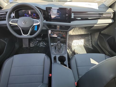 New 2026 Volkswagen Jetta SE FWD image 2