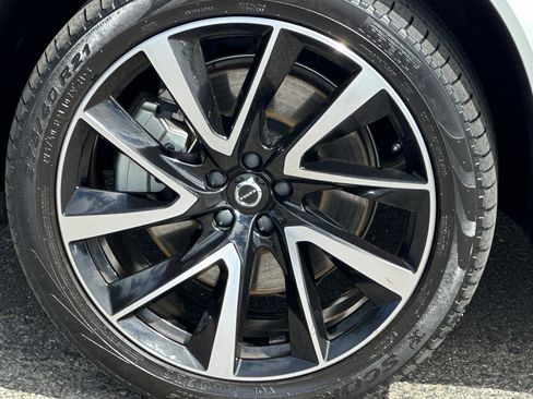 Certified 2023 Volvo XC90 T8 Plus w/ Protection Package Premier AWD/4WD image 34