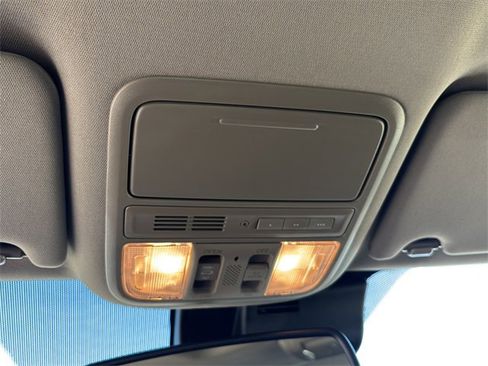 Used 2017 Honda Pilot Touring image 29