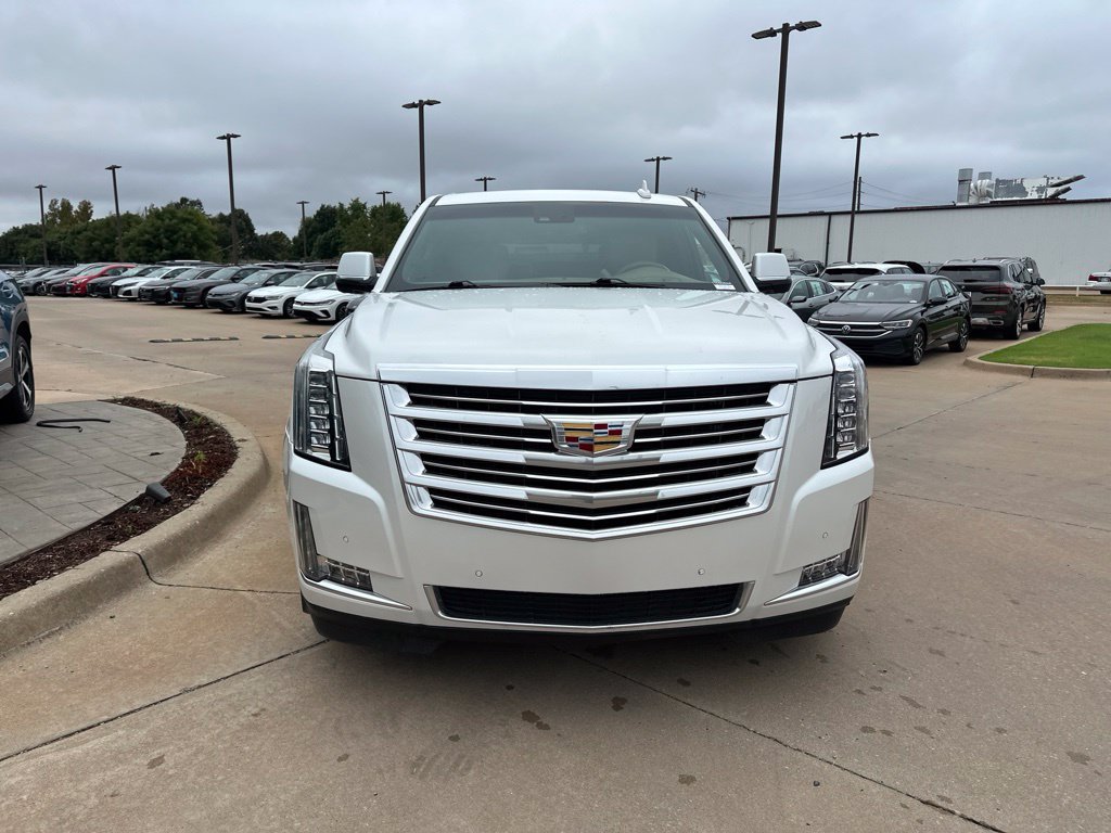 Used 2018 Cadillac Escalade Platinum AWD/4WD image 2