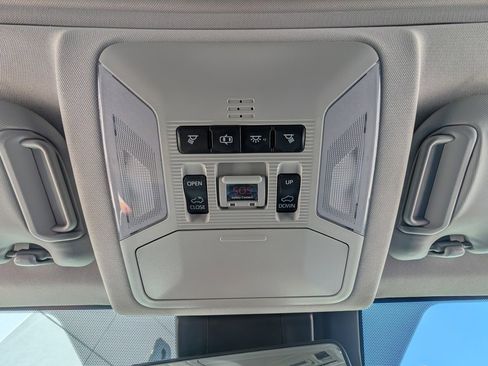 Used 2019 Toyota RAV4 Limited image 30